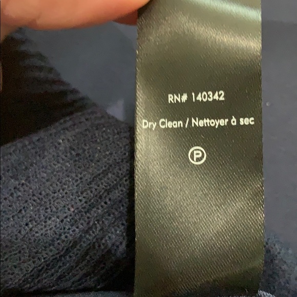 Elizabeth And James silky navy high low blouse LG - Picture 9 of 10